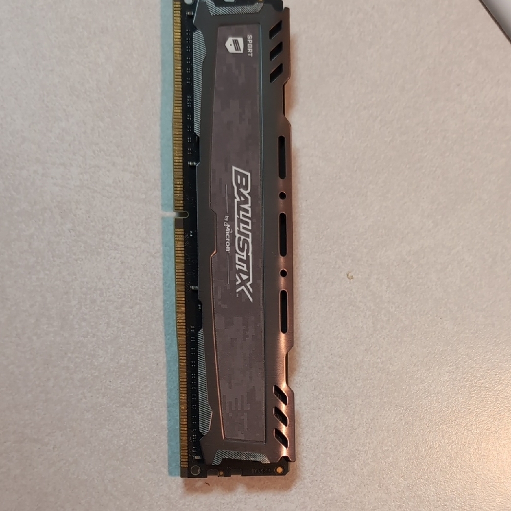 Two 16G BALLISTIX By Micron RAM 3200MHz - Picture 3 of 4